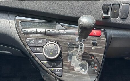 Toyota ISis I, 2016 год, 960 000 рублей, 21 фотография