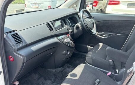 Toyota ISis I, 2016 год, 960 000 рублей, 23 фотография