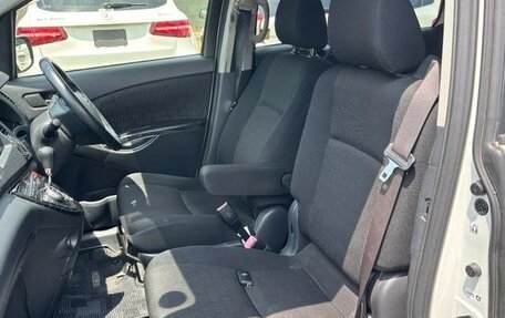 Toyota ISis I, 2016 год, 960 000 рублей, 24 фотография