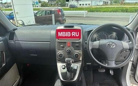 Toyota Rush II, 2015 год, 950 000 рублей, 10 фотография
