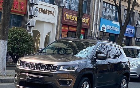Jeep Compass II, 2021 год, 1 350 000 рублей, 1 фотография