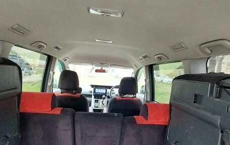 Toyota Noah III, 2010 год, 1 050 000 рублей, 7 фотография