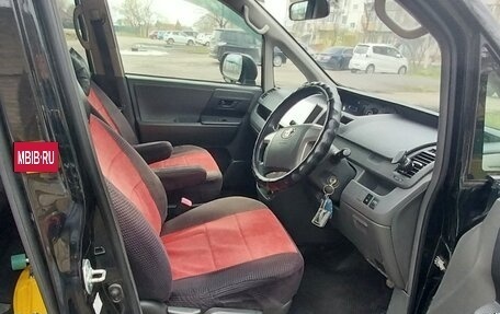 Toyota Noah III, 2010 год, 1 050 000 рублей, 4 фотография