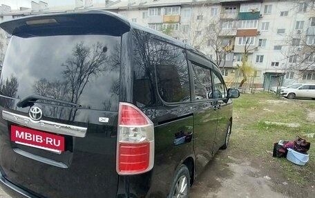 Toyota Noah III, 2010 год, 1 050 000 рублей, 3 фотография