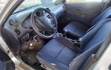Mitsubishi Carisma I, 2003 год, 215 000 рублей, 3 фотография