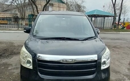 Toyota Noah III, 2010 год, 1 050 000 рублей, 11 фотография