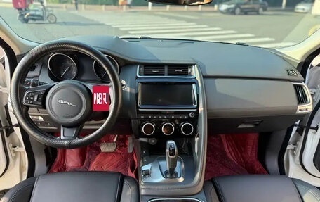 Jaguar E-Pace, 2021 год, 2 160 000 рублей, 7 фотография