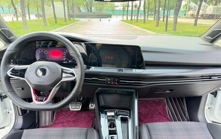 Volkswagen Golf GTI, 2021 год, 2 400 000 рублей, 22 фотография