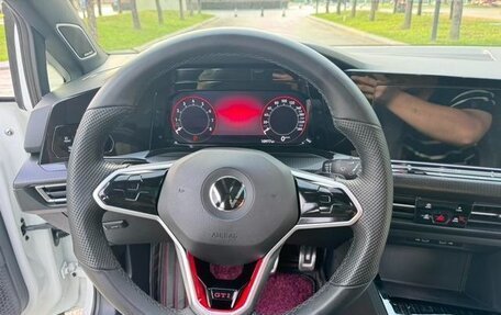 Volkswagen Golf GTI, 2021 год, 2 400 000 рублей, 28 фотография