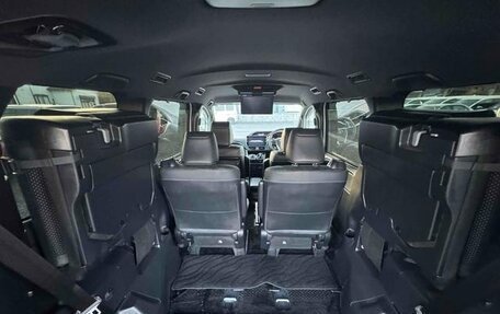 Toyota Voxy III, 2021 год, 1 900 000 рублей, 28 фотография