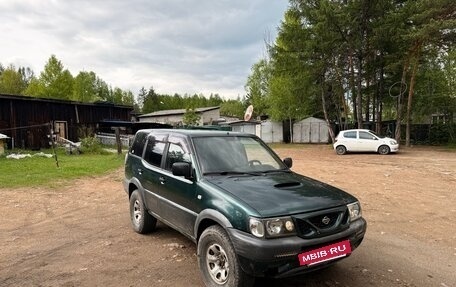 Nissan Terrano II рестайлинг, 2001 год, 620 000 рублей, 3 фотография