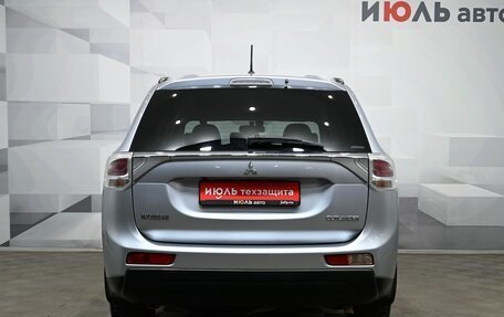Mitsubishi Outlander III рестайлинг 3, 2012 год, 1 280 000 рублей, 5 фотография