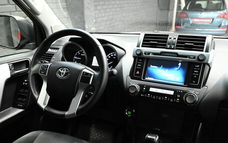 Toyota Land Cruiser Prado 150 рестайлинг 2, 2014 год, 3 600 000 рублей, 11 фотография