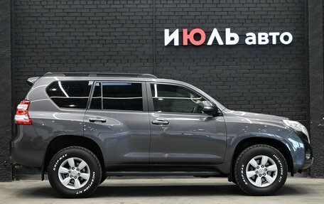 Toyota Land Cruiser Prado 150 рестайлинг 2, 2014 год, 3 600 000 рублей, 8 фотография