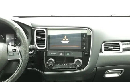Mitsubishi Outlander III рестайлинг 3, 2021 год, 1 480 007 рублей, 10 фотография