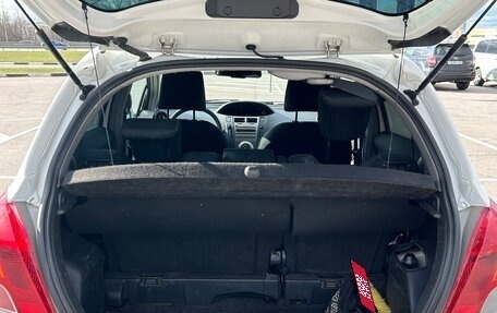 Toyota Yaris III рестайлинг, 2009 год, 480 000 рублей, 8 фотография