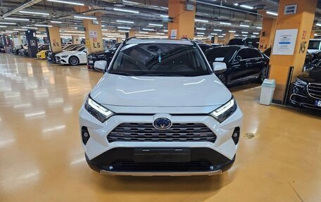 Toyota RAV4, 2022 год, 2 570 000 рублей, 3 фотография