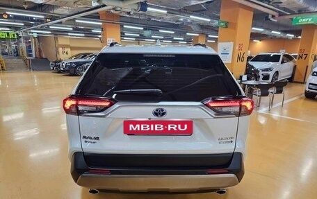 Toyota RAV4, 2022 год, 2 570 000 рублей, 5 фотография