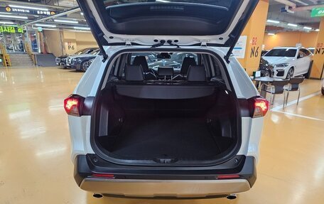 Toyota RAV4, 2022 год, 2 570 000 рублей, 16 фотография