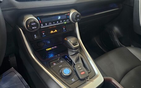 Toyota RAV4, 2022 год, 2 570 000 рублей, 13 фотография