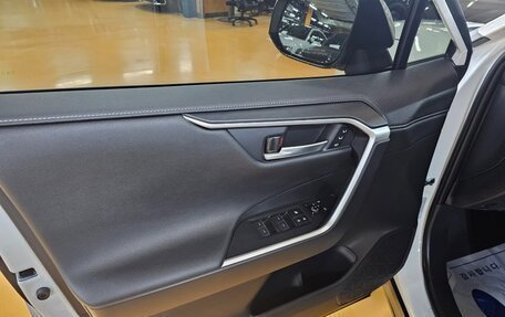 Toyota RAV4, 2022 год, 2 570 000 рублей, 8 фотография