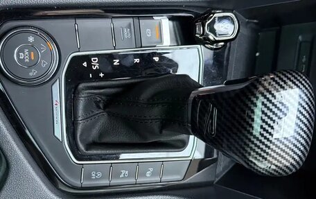 Volkswagen Tiguan II, 2022 год, 2 558 000 рублей, 17 фотография