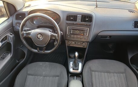 Volkswagen Polo VI (EU Market), 2015 год, 890 000 рублей, 9 фотография