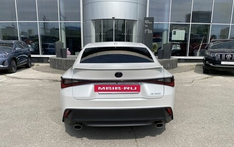 Lexus IS III, 2021 год, 3 990 000 рублей, 6 фотография
