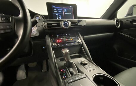 Lexus IS III, 2021 год, 3 990 000 рублей, 16 фотография
