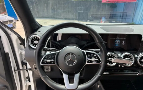 Mercedes-Benz GLB, 2020 год, 2 200 000 рублей, 11 фотография