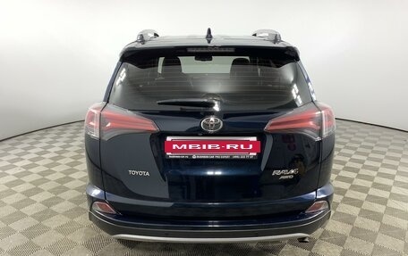 Toyota RAV4, 2018 год, 2 400 000 рублей, 6 фотография