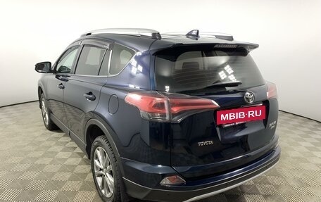 Toyota RAV4, 2018 год, 2 400 000 рублей, 7 фотография
