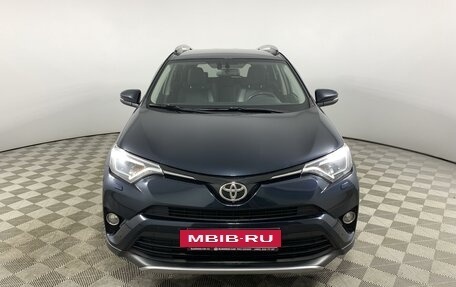Toyota RAV4, 2018 год, 2 400 000 рублей, 2 фотография