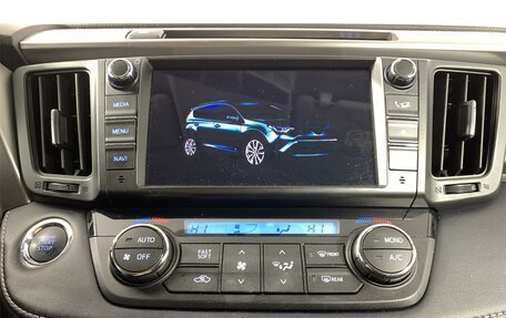 Toyota RAV4, 2018 год, 2 400 000 рублей, 15 фотография