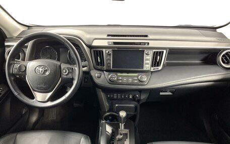 Toyota RAV4, 2018 год, 2 400 000 рублей, 14 фотография