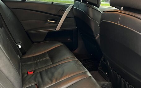 BMW 5 серия, 2005 год, 960 000 рублей, 24 фотография