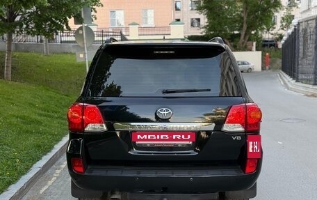 Toyota Land Cruiser 200, 2013 год, 2 770 000 рублей, 6 фотография