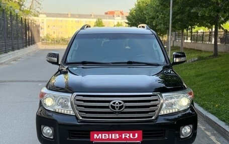 Toyota Land Cruiser 200, 2013 год, 2 770 000 рублей, 2 фотография