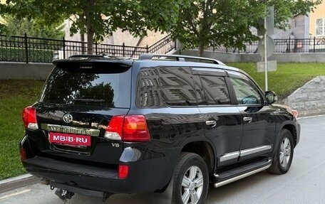 Toyota Land Cruiser 200, 2013 год, 2 770 000 рублей, 5 фотография