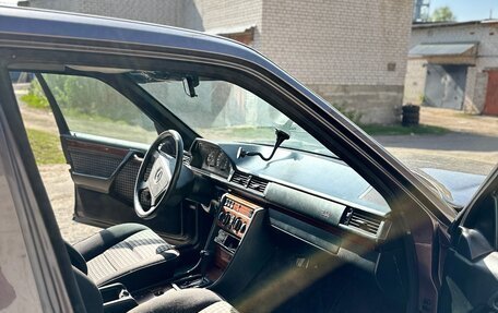 Mercedes-Benz E-Класс, 1994 год, 500 000 рублей, 6 фотография