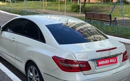 Mercedes-Benz E-Класс, 2011 год, 560 000 рублей, 5 фотография