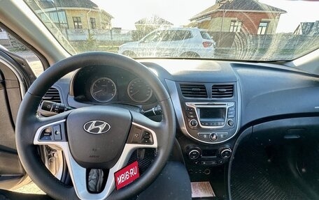 Hyundai Solaris II рестайлинг, 2015 год, 650 000 рублей, 10 фотография