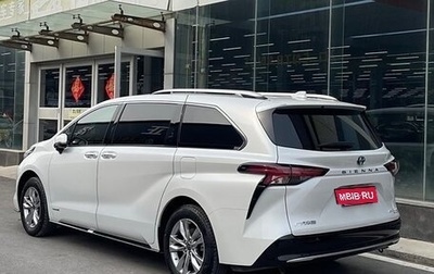 Toyota Sienna, 2022 год, 3 900 000 рублей, 1 фотография