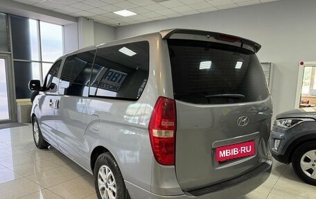 Hyundai Grand Starex Grand Starex I рестайлинг 2, 2011 год, 1 199 000 рублей, 3 фотография
