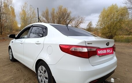 KIA Rio III рестайлинг, 2013 год, 850 000 рублей, 20 фотография