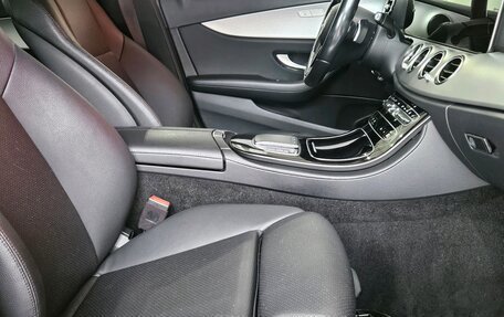 Mercedes-Benz E-Класс, 2021 год, 2 800 000 рублей, 13 фотография