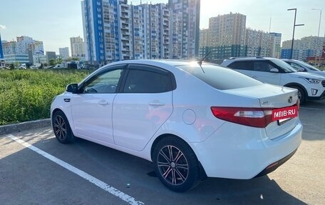 KIA Rio III рестайлинг, 2014 год, 915 000 рублей, 10 фотография