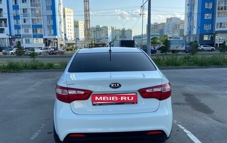 KIA Rio III рестайлинг, 2014 год, 915 000 рублей, 5 фотография
