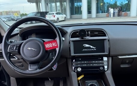 Jaguar F-Pace, 2017 год, 4 300 000 рублей, 9 фотография