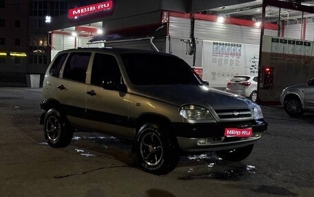 Chevrolet Niva I рестайлинг, 2004 год, 400 000 рублей, 1 фотография